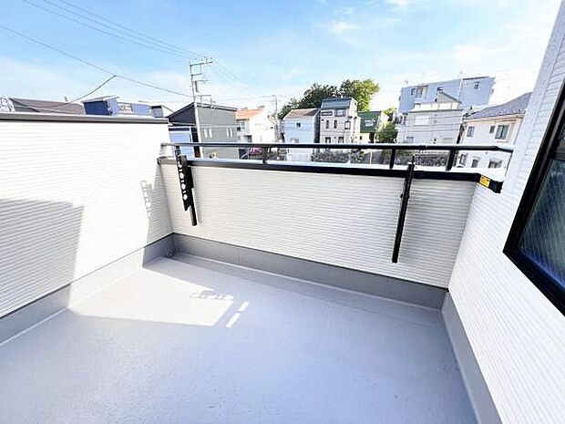 お洗濯ものを気持ち良く太陽の光で干せるのが嬉しいですね。