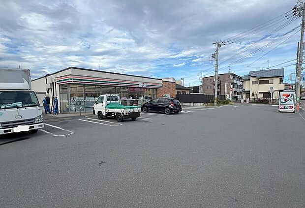 セブンイレブン 茅ヶ崎松林2丁目店まで約530m(徒歩7分)