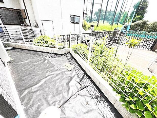 お庭スペースは、ガーデニングやお子様との外遊びなど多彩な用途でお楽しみいただけます。