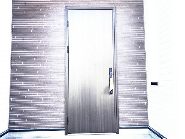いつも気持ちよくご家族を迎えられる玄関です。