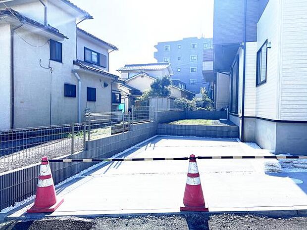 駐車場ももちろん完備しておりますのでお車所有の方にも心強いです。