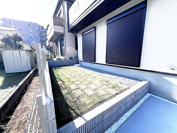 お庭スペースは、ガーデニングやお子様との外遊びなど多彩な用途でお楽しみいただけます。