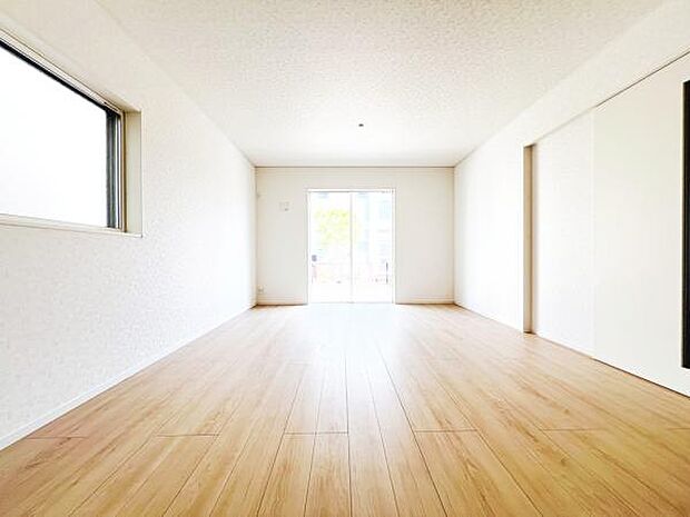 家族団らんの場所としてゆったりと居心地の良いリビングです。