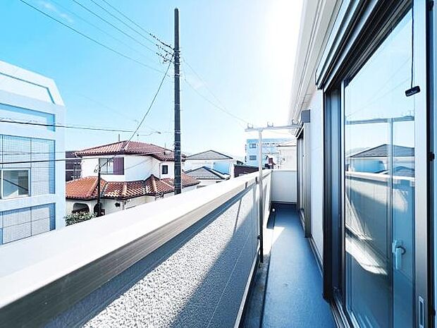 お洗濯ものを気持ち良く太陽の光で干せるのが嬉しいですね。