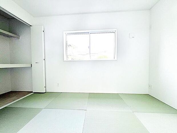 和室スペースです。畳のお部屋は寛げる空間ですね。