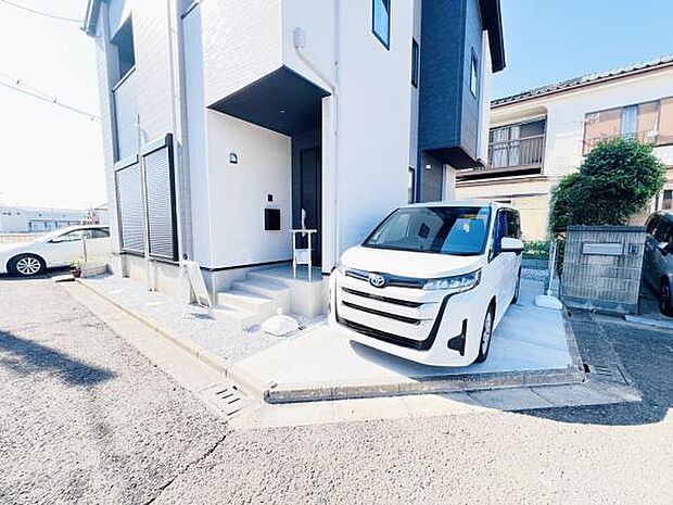 駐車場ももちろん完備しておりますのでお車所有の方にも心強いです。