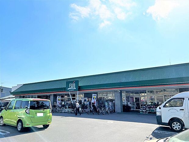 FUJI 鶴嶺店まで約1830m（徒歩23分）