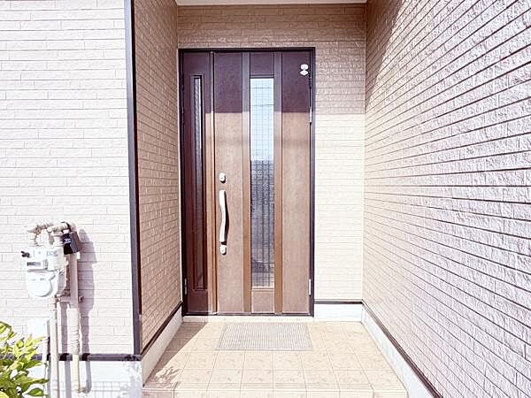 いつも気持ちよくご家族を迎えられる玄関です。
