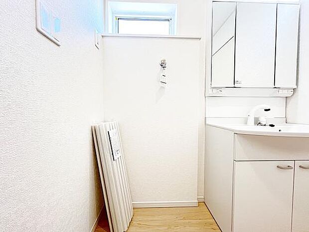 お天気を気にせずお洗濯ができ、室内干し可能です。