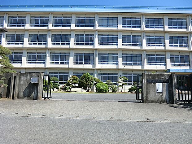 平塚市立神田中学校まで約980m(徒歩13分)