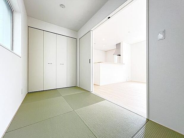 和室スペースです。畳のお部屋は寛げる空間ですね。