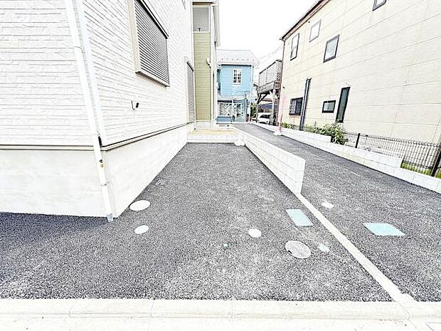 駐車場ももちろん完備しておりますのでお車所有の方にも心強いです。