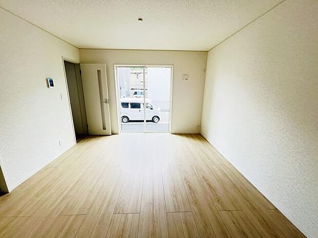 家族団らんの場所としてゆったりと居心地の良いリビングです。