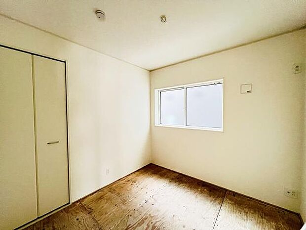 和室スペースです。畳のお部屋は寛げる空間ですね。