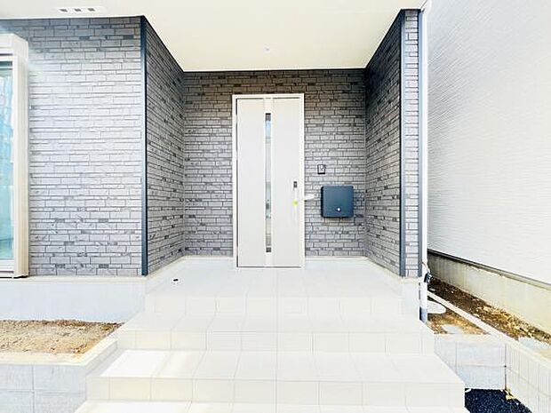 いつも気持ちよくご家族を迎えられる玄関です。