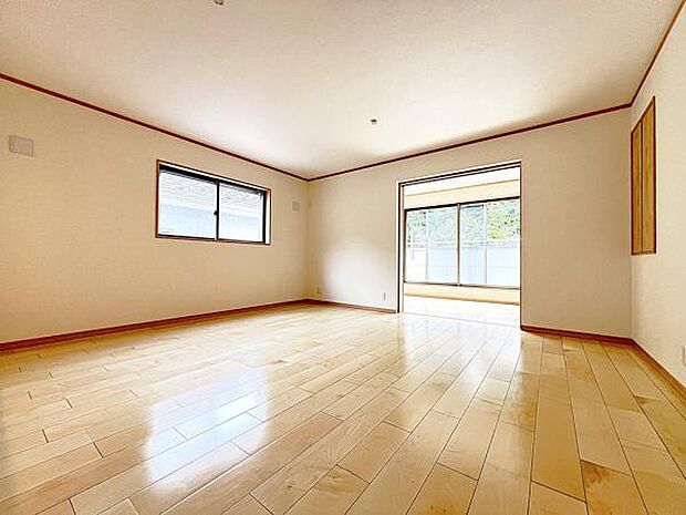 家族団らんの場所としてゆったりと居心地の良いリビングです。