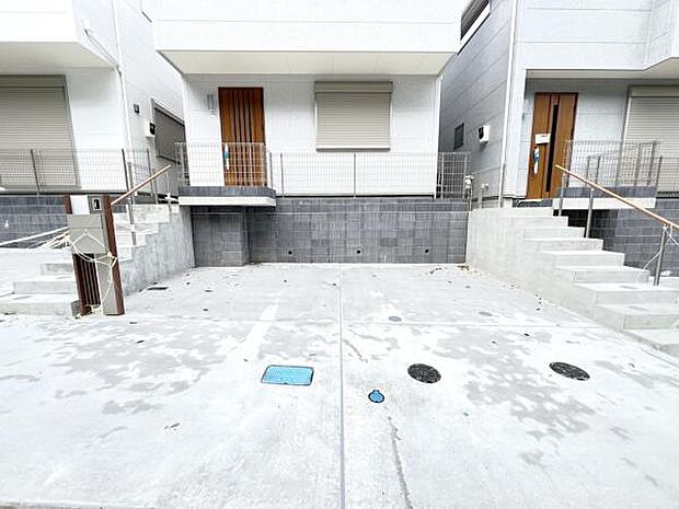 駐車場ももちろん完備しておりますのでお車所有の方にも心強いです。