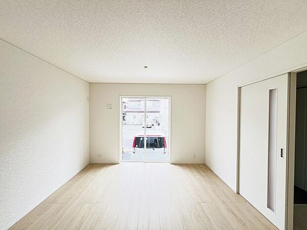 家族団らんの場所としてゆったりと居心地の良いリビングです。