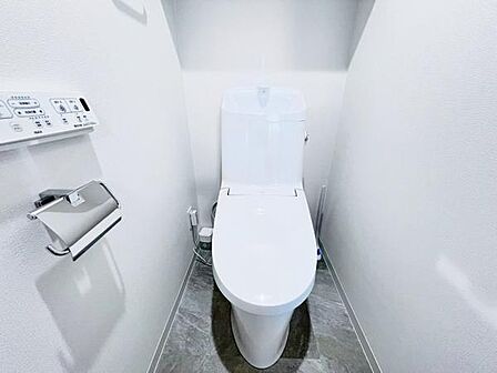 快適に使用できる温水洗浄便座付きトイレです。