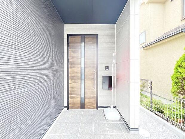 いつも気持ちよくご家族を迎えられる玄関です。