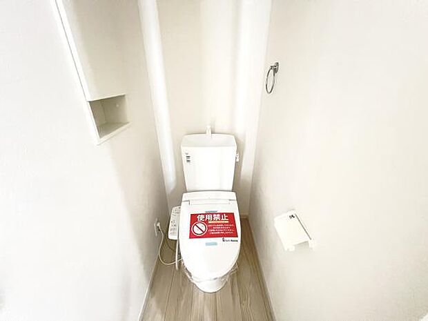 快適に使用できる温水洗浄便座付きトイレです。