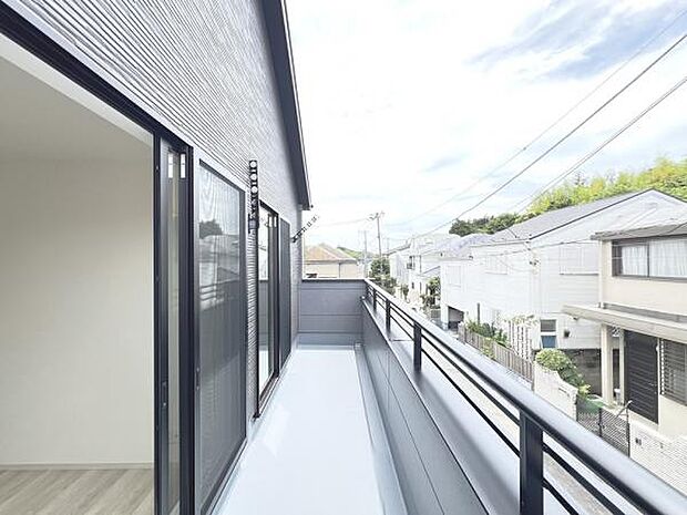 お洗濯ものを気持ち良く太陽の光で干せるのが嬉しいですね。