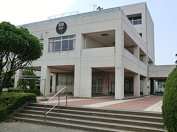 伊勢原市立緑台小学校まで約650m（徒歩9分）
