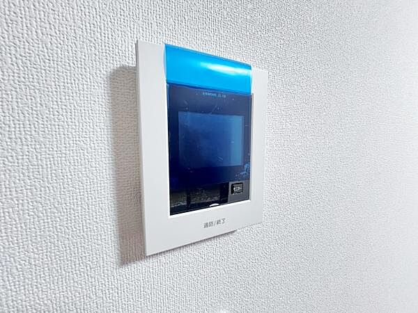 訪問者を確認できるTVモニター付きインターフォンです。