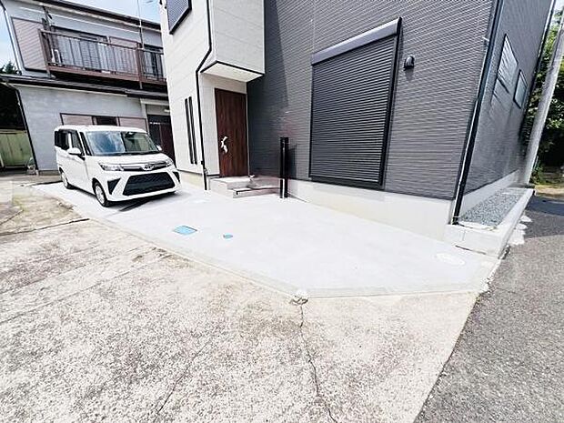 駐車場ももちろん完備しておりますのでお車所有の方にも心強いです。