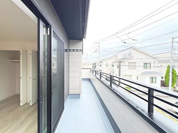 お洗濯ものを気持ち良く太陽の光で干せるのが嬉しいですね。