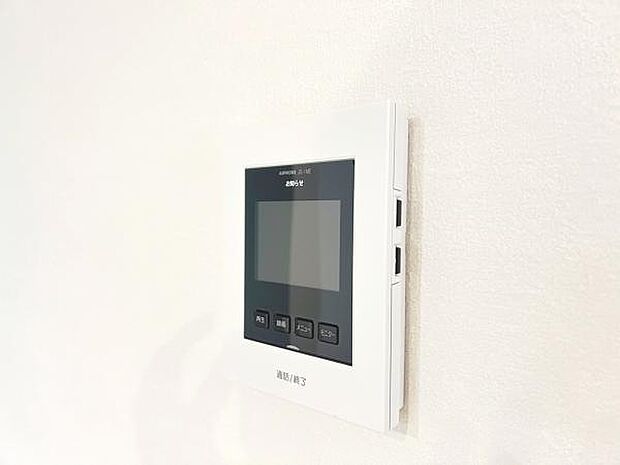 訪問者を確認できるTVモニター付きインターフォンです。