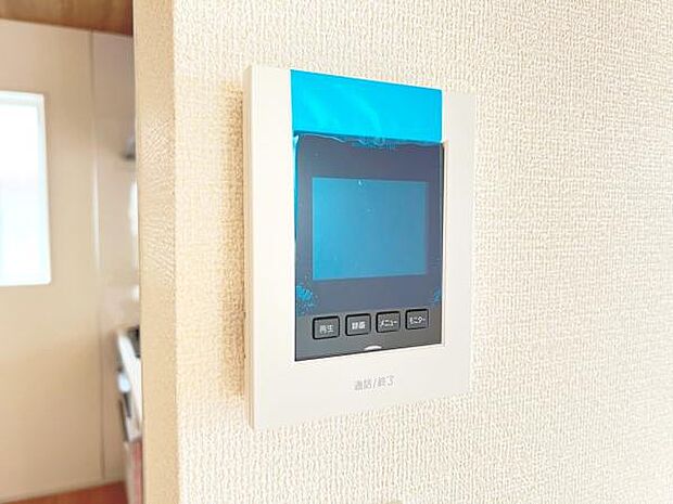 訪問者を確認できるTVモニター付きインターフォンです。