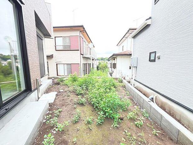お庭スペースは、ガーデニングやお子様との外遊びなど多彩な用途でお楽しみいただけます。