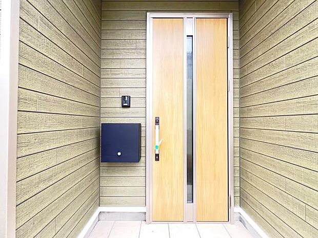 いつも気持ちよくご家族を迎えられる玄関です。