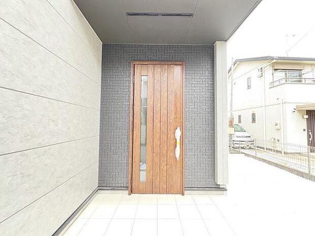 いつも気持ちよくご家族を迎えられる玄関です。