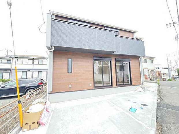 セカンドカーにも便利な駐車2台可能です。