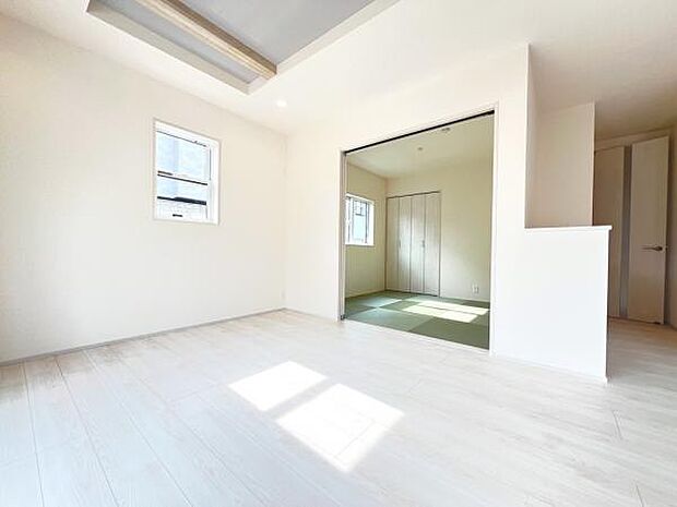 家族団らんの場所としてゆったりと居心地の良いリビングです。