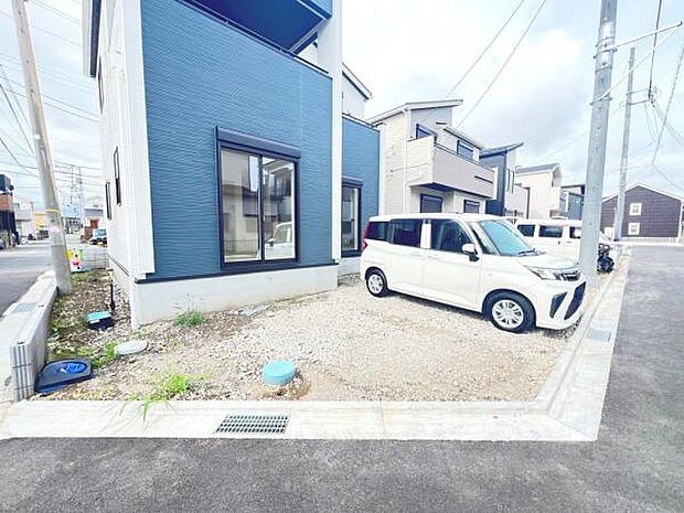 駐車場ももちろん完備しておりますのでお車所有の方にも心強いです。