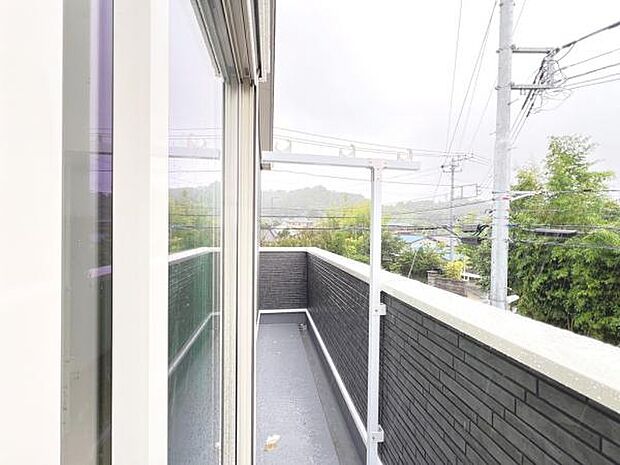 お洗濯ものを気持ち良く太陽の光で干せるのが嬉しいですね。