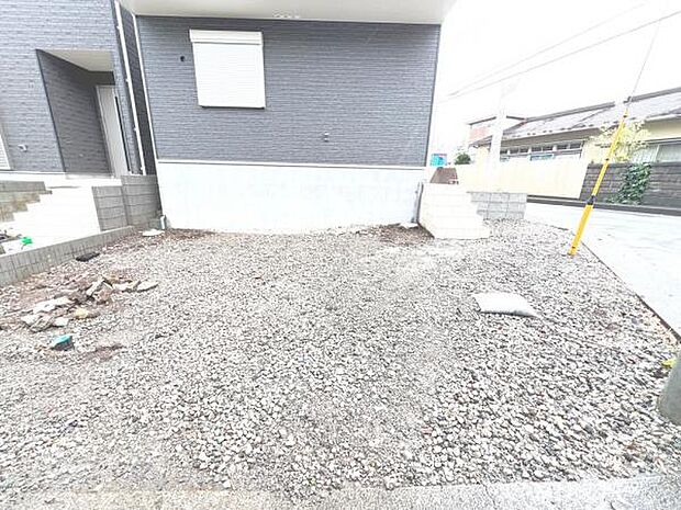 駐車場ももちろん完備しておりますのでお車所有の方にも心強いです。