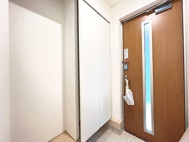 散らかりがちな玄関もスッキリの玄関収納付。