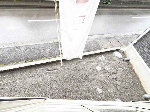 お庭スペースです。趣味やご家族団らんを楽しめそうですね。