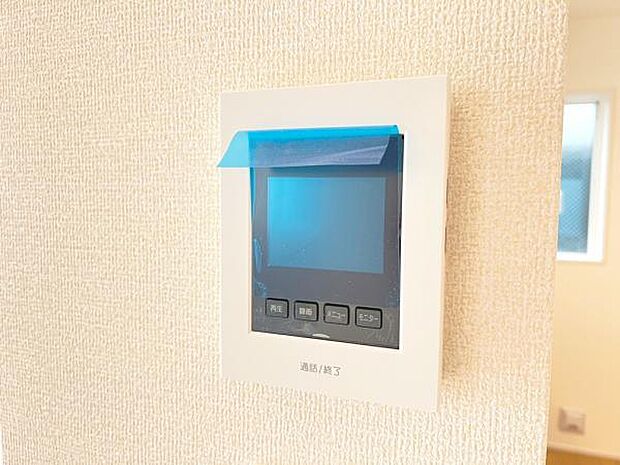 訪問者を確認できるTVモニター付きインターフォンです。
