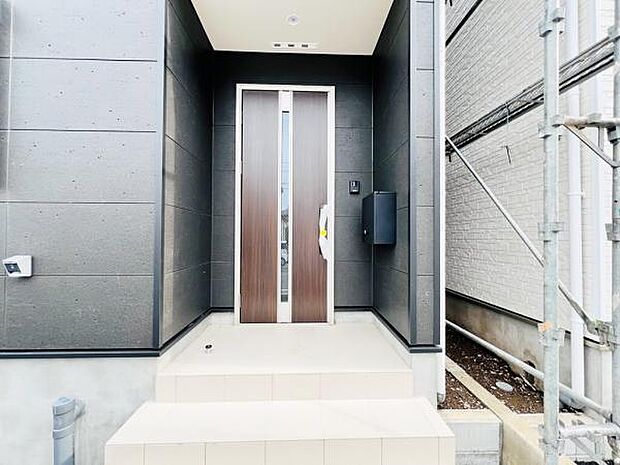 いつも気持ちよくご家族を迎えられる玄関です。
