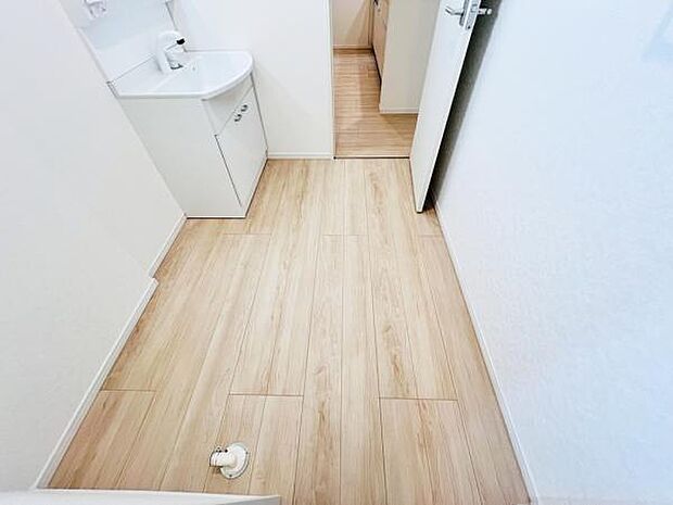 脱衣所は小さなお子様がいるご家庭にも重宝されます。
