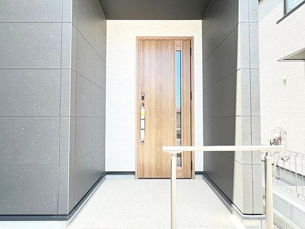 いつも気持ちよくご家族を迎えられる玄関です。