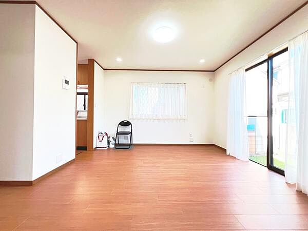 家族団らんの場所としてゆったりと居心地の良いリビングです。