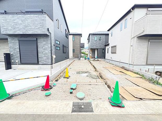 駐車場ももちろん完備しておりますのでお車所有の方にも心強いです。