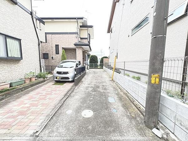 駐車場も完備しておりますのでお車所有の方にも心強いです。