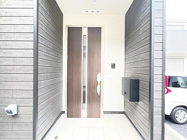 いつも気持ちよくご家族を迎えられる玄関です。